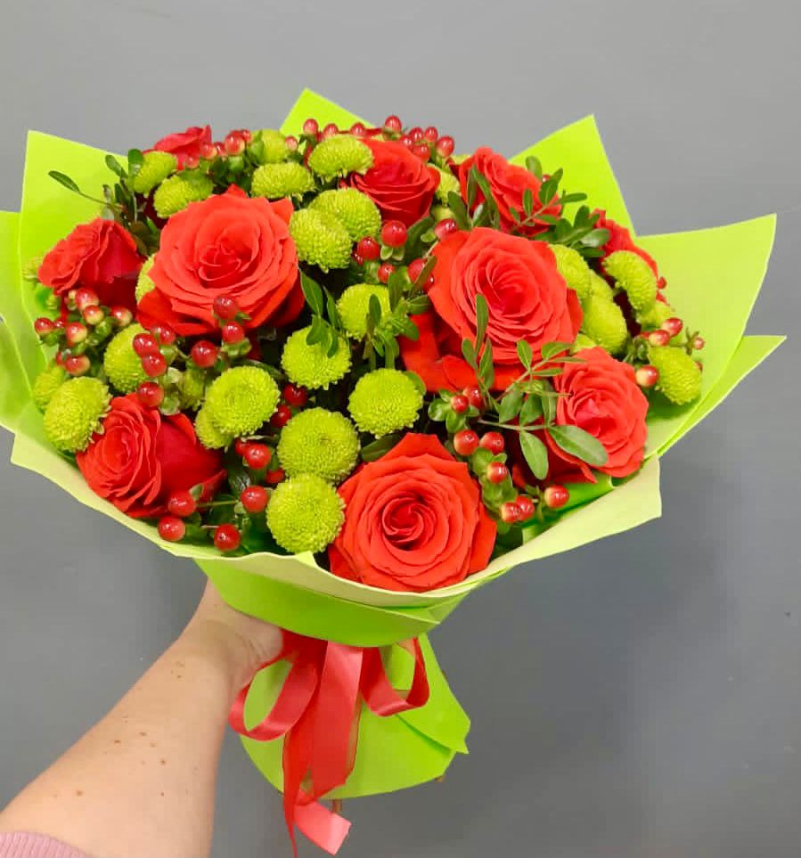 Букет цветов из: Хризантемы и Розы в Новотерском