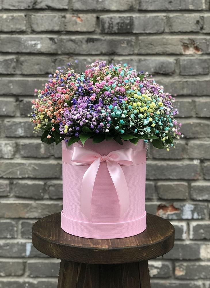 Цветочная композиция из Гипсофила и Розы в шляпной коробке в Новотерском