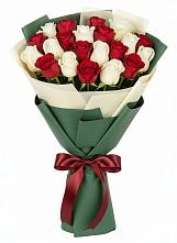 Букет Микс из красных и белых роз в Новотерском