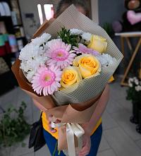 Букет цветов из:  Герберы, Розы и Хризантемы в Новотерском