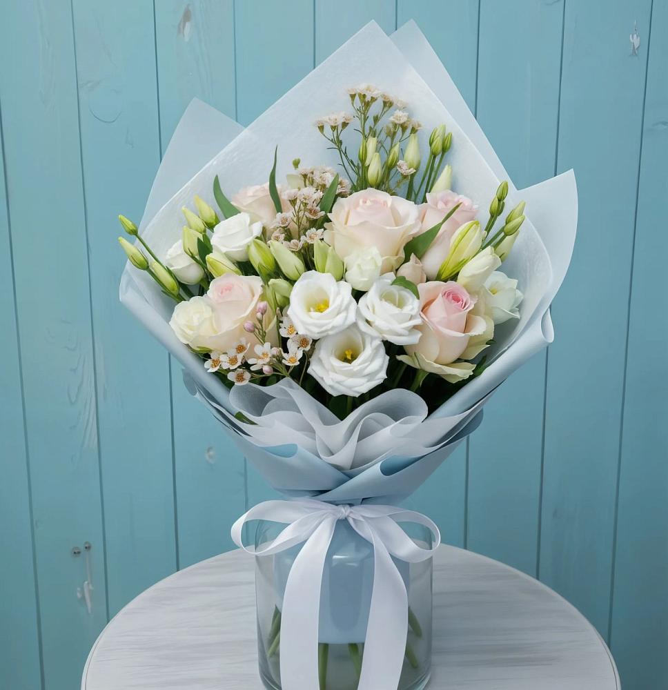 Букет цветов из: Розы и Лизиантусы в Новотерском