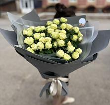Букет Белые кустовые розы Солинеро в Новотерском