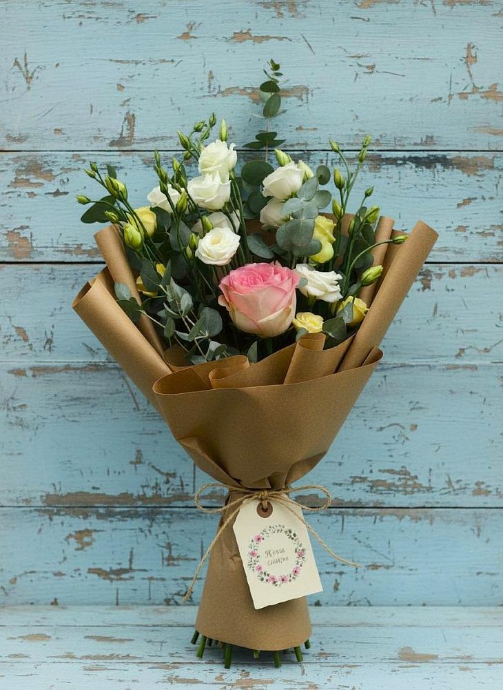 Букет цветов из: Розы и Лизиантусы в Новотерском