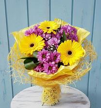 Букет цветов из:  Хризантемы и Герберы в Новотерском