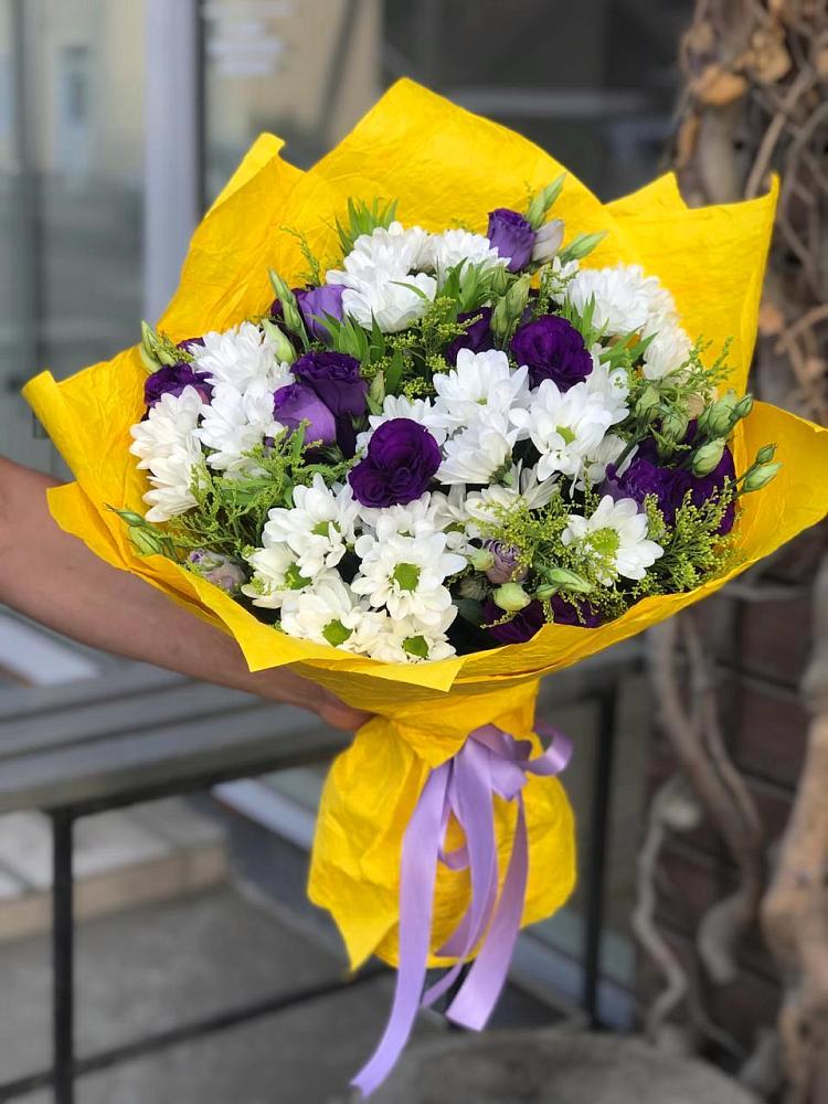 Букет цветов из: Ирисы, Хризантемы и Ромашки в Новотерском