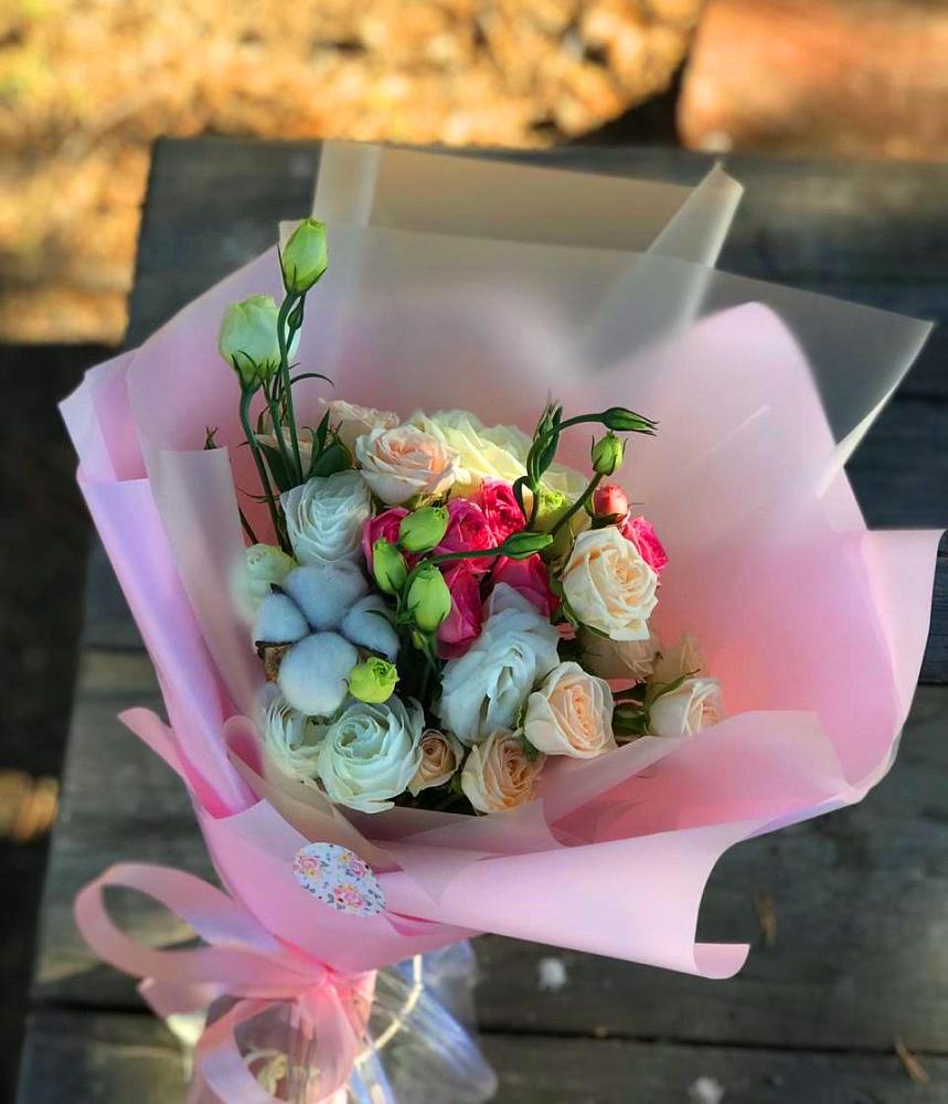 Букет цветов из: Розы и Лизиантусы в Новотерском