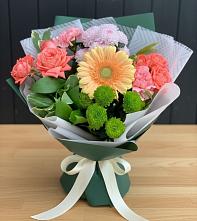 Букет цветов из:  Гвоздики, Розы, Герберы и Хризантемы в Новотерском