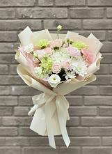 Букет цветов из:  Гвоздики, Розы, Лизиантусы и Хризантемы в Новотерском