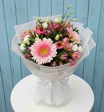 Букет цветов из:  Герберы, Альстромерии и Лизиантусы в Новотерском