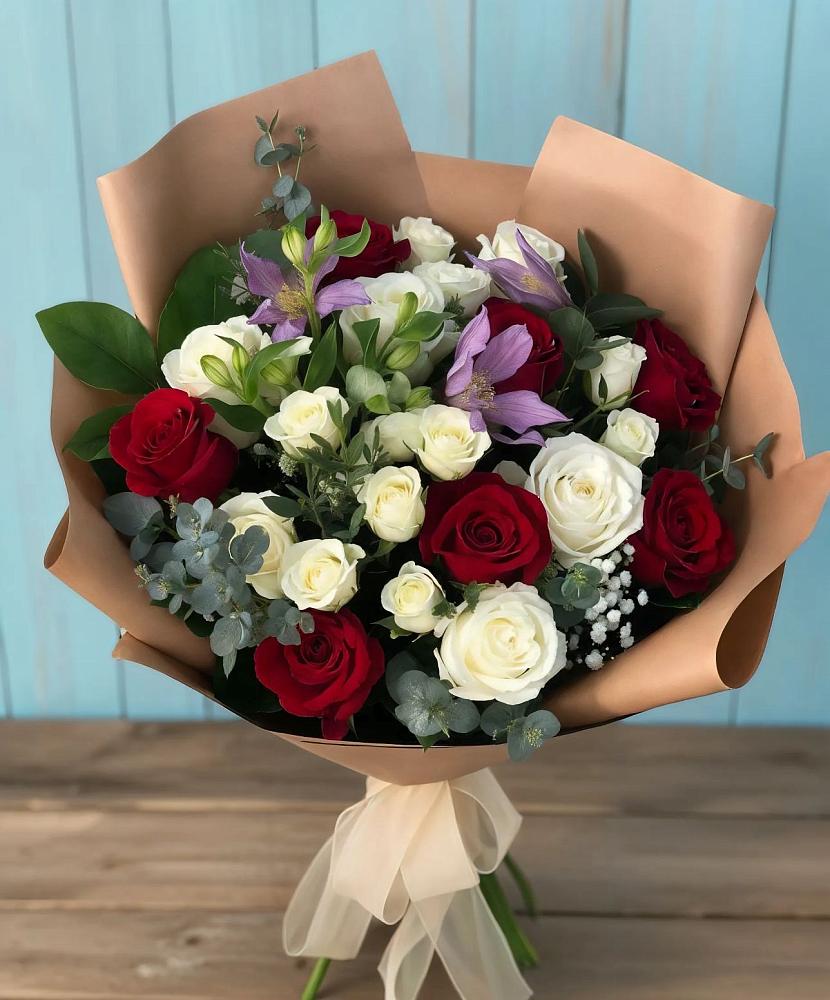 Букет цветов из: Розы и Альстромерии в Новотерском